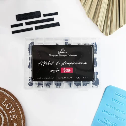 alfabet do stemplowania w masie plus zestaw listw dystansowych do rownego walkowania masy cukrowej lub ciasta i rownego odciskania liter plakietka plus stemple napisy roczek urodzinychrzest jose scaled